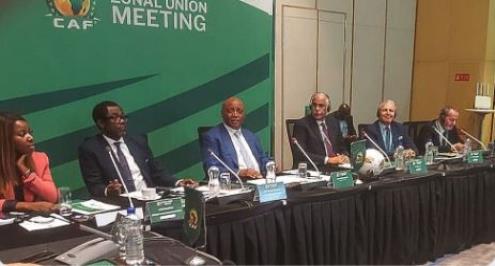 لمناقشة تنظيم البطولات وتطوير الكرة.. موتسيبي يجتمع بجمال علام